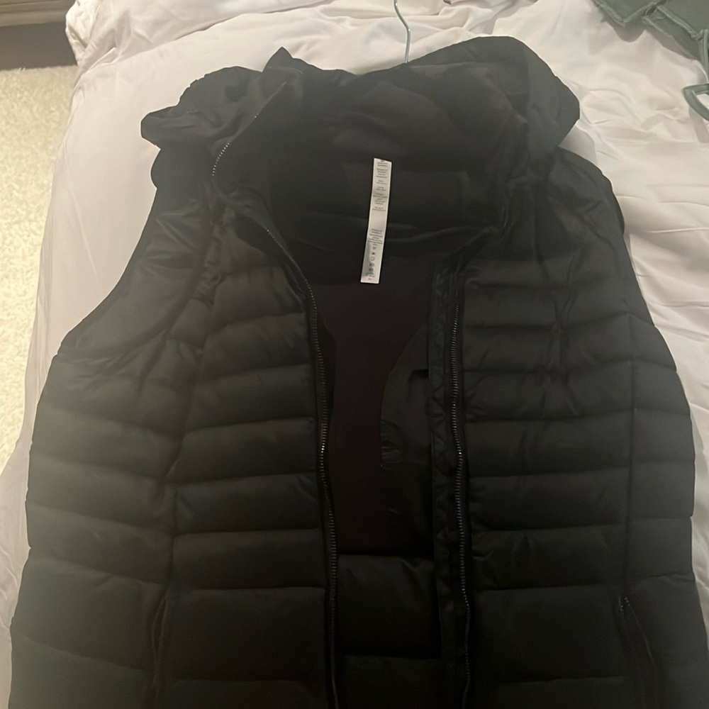 Lululemon long puffer vest in black and excellent condition